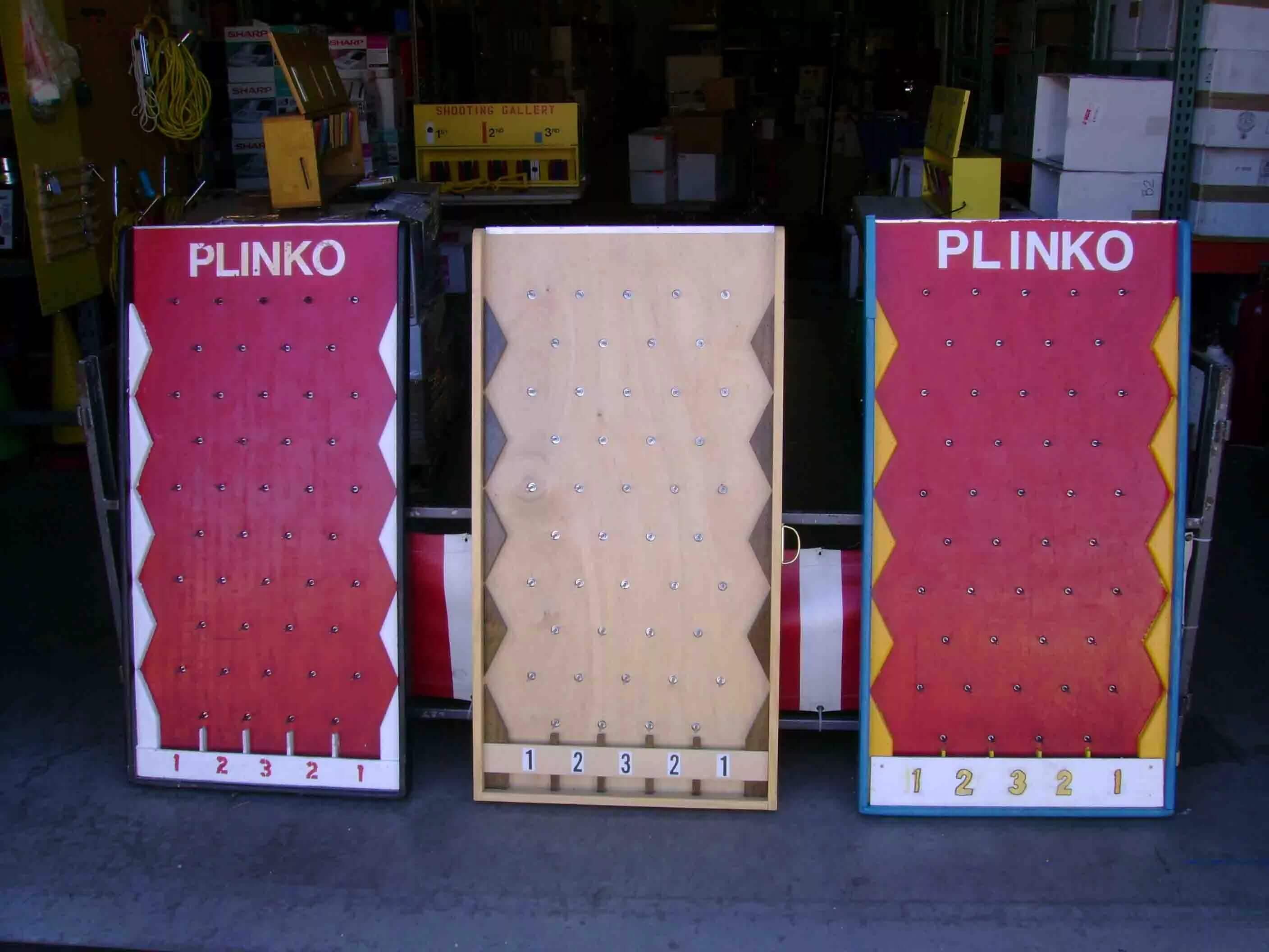 Plinko-Spielbrett aus Holz